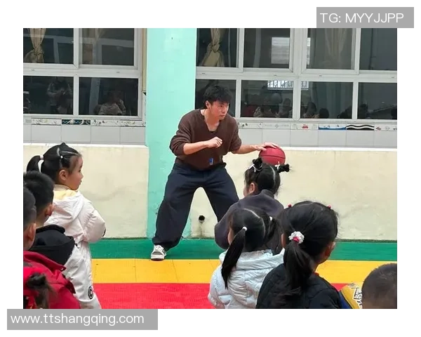 幼儿园体育课趣味篮球活动培养孩子团队合作与运动能力